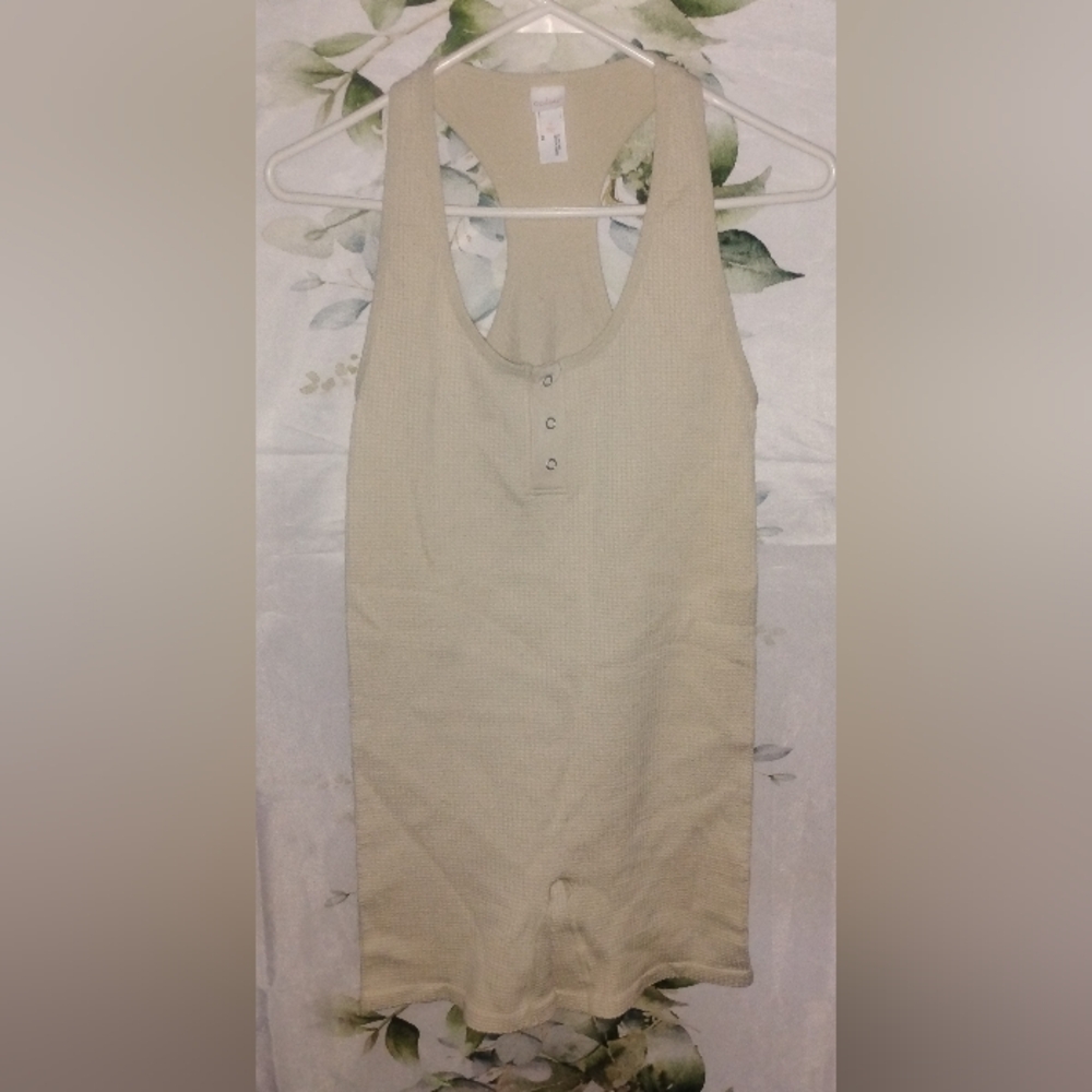 Set Of Two Ribbed Sleeveless Rompers - Picture 4 of 8